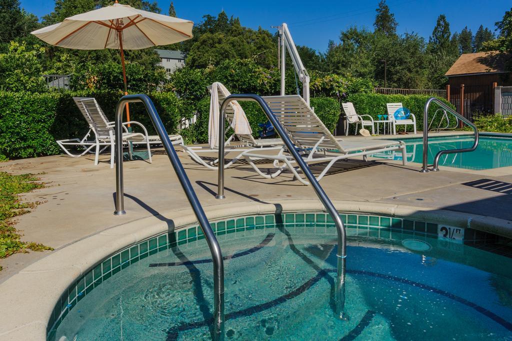 Grass Valley Courtyard Suites Exteriör bild